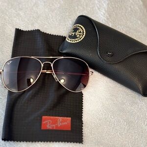 Ray-Ban Gold Aviator Sunglasses with Black Case